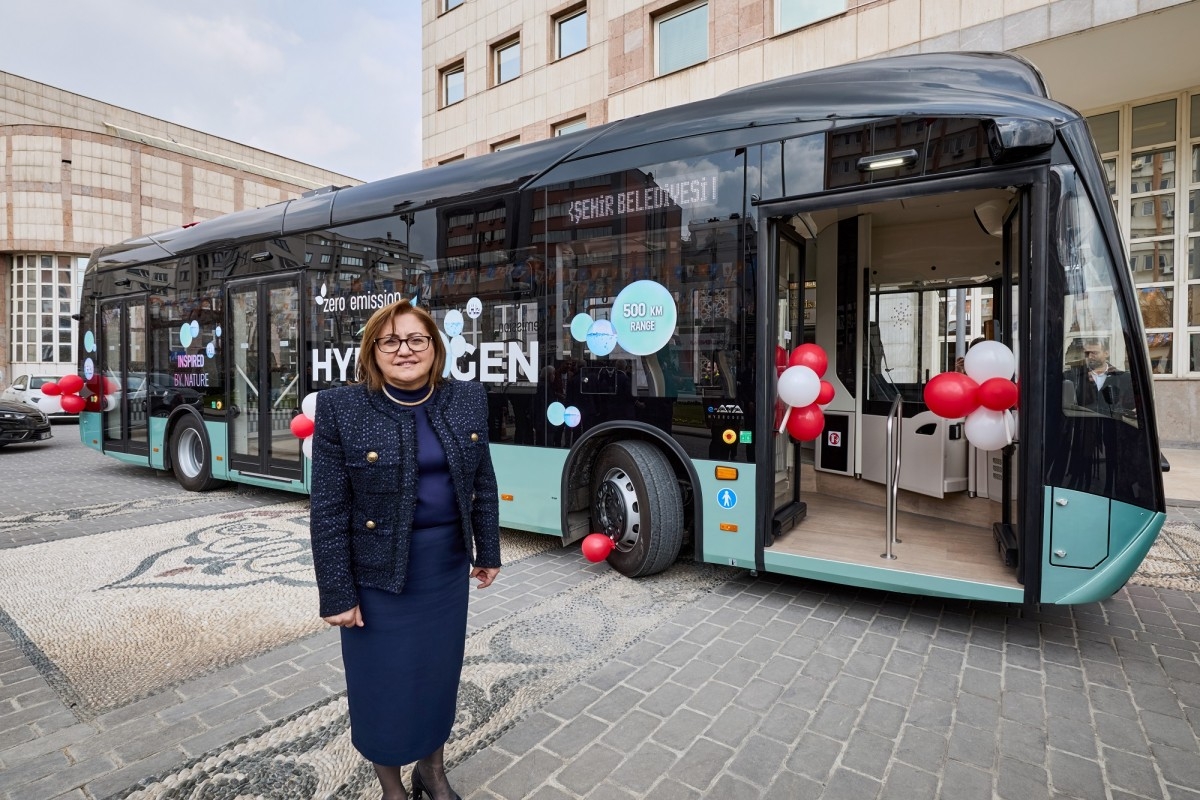 Türkiye’nin ilk hidrojenli otobüsü Gaziantep yollarında