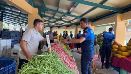 TARSUS’TA PAZAR YERLERİNDE DENETİMLER SÜRÜYOR – Mersin Halk Haber