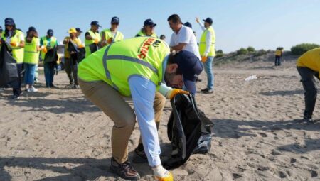 TARSUS BELEDİYESİ’NDEN TARSUS PLAJI’NDA ÇEVRE TEMİZLİĞİ FARKINDALIK ETKİNLİĞİ: 1 TON ÇÖP TOPLANDI