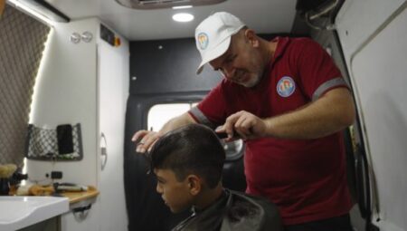 MEZİTLİ’DE ÖĞRENCİLERE OKUL ÖNCESİ MOBİL KUAFÖR HİZMETİ – Mersin Halk Haber