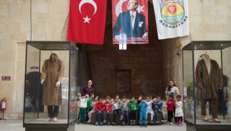 ERGENEKON KREŞİ ÖĞRENCİLERİNDEN KUBAT PAŞA MEDRESESİ ZİYARETİ – Mersin Halk Haber