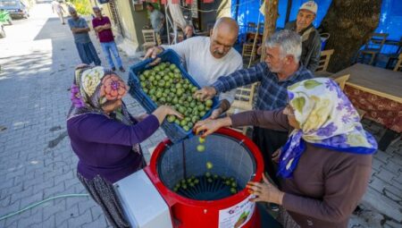 MERSİN BÜYÜKŞEHİR’DEN ÜRETİCİLERE ‘CEVİZ SOYMA MAKİNESİ’ DESTEĞİ – Mersin Halk Haber