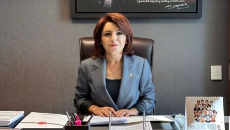 GÜLCAN KIŞ “SARAY SÖZ VERDİ, VATANDAŞ HÂLÂ KONTEYNERDE!” – Mersin Halk Haber