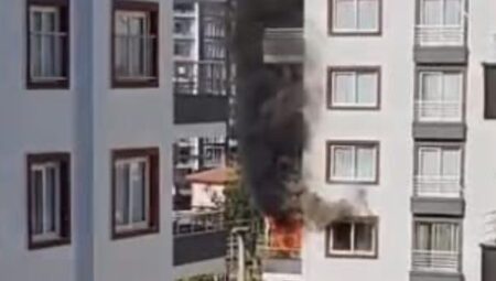 MERSİN MEZİTLİ’DEKİ YANGIN KORKUTTU,DAİRE KULLANILAMAZ HALE GELDİ – Mersin Halk Haber