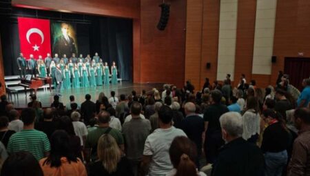 Yenişehir Belediyesinden coşkulu Cumhuriyet Konseri