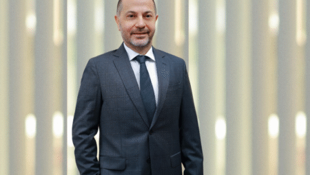 Kortlarda Suwen İmzası Var