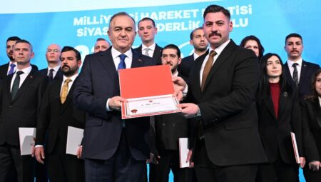 MHP LİDERLİK OKULUN’DA MERSİN’İ SELAMOĞLU TEMSİL ETTİ