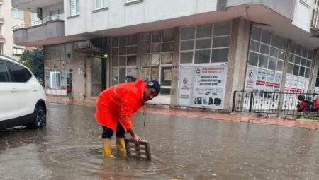 Yenişehir Belediyesi Yağışa Karşı Sahada