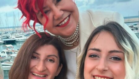 ŞULE UZUN KADINLAR GÜNÜNÜ KUTLADI